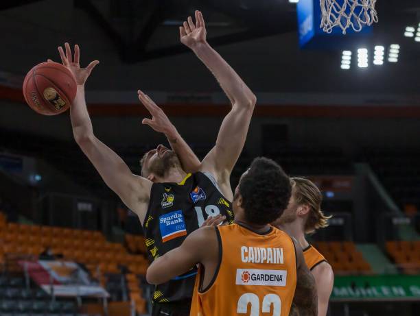 正面临一场 正面临一场