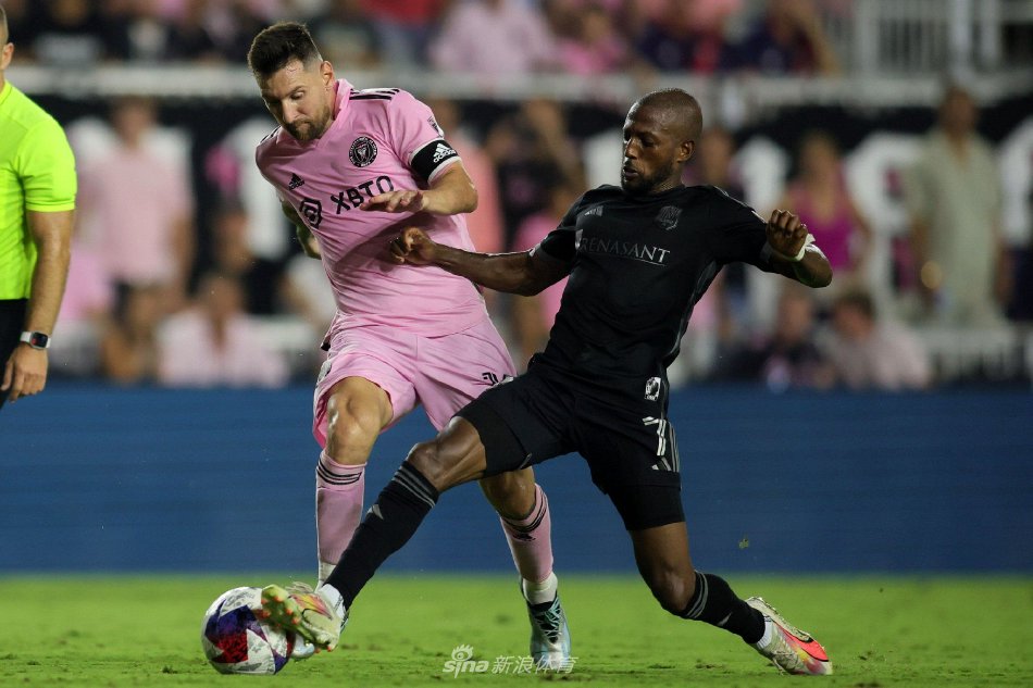 国足7号球 国足7号球